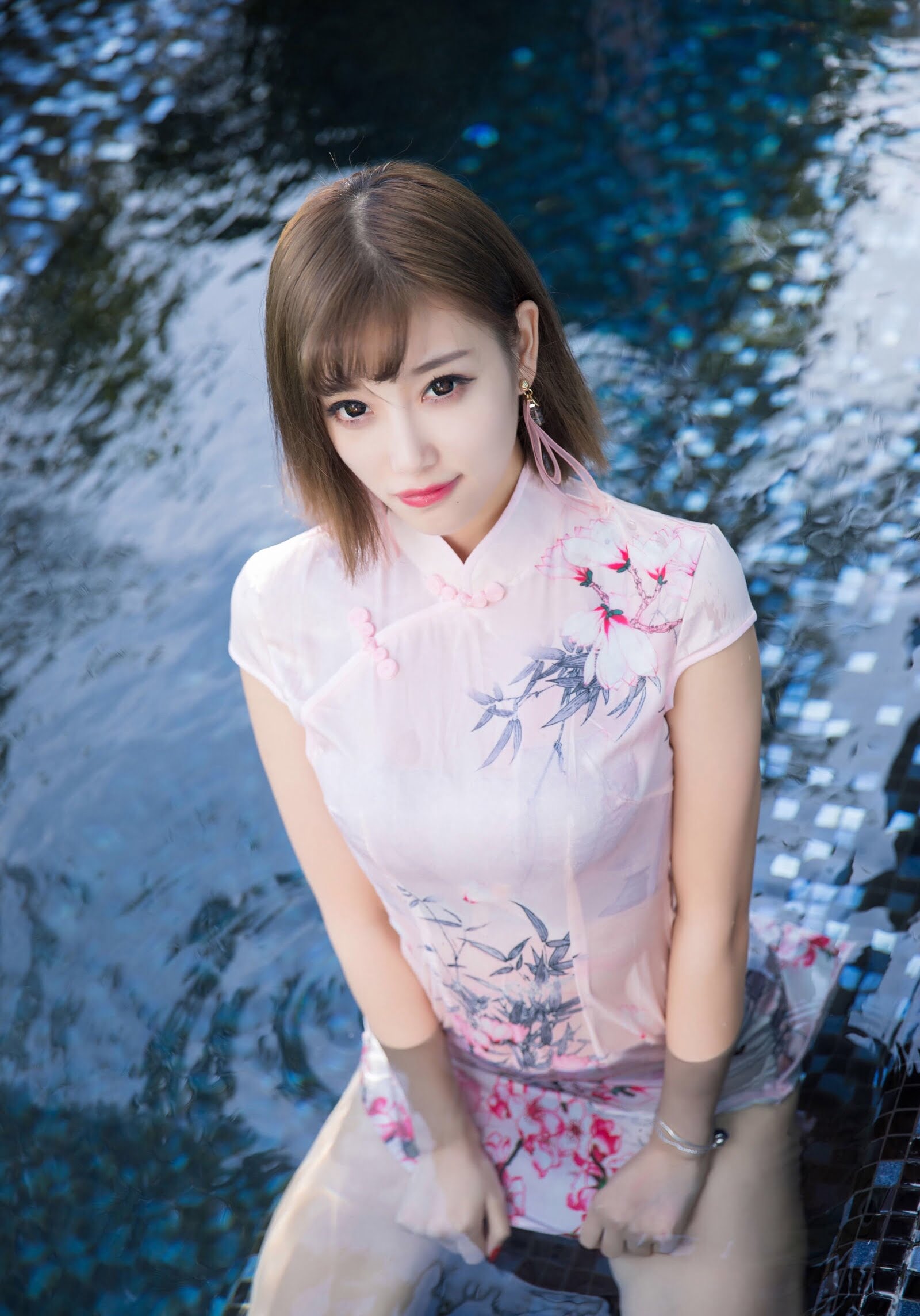 台湾美女sugarの色気のあるチャイナドレス姿 19