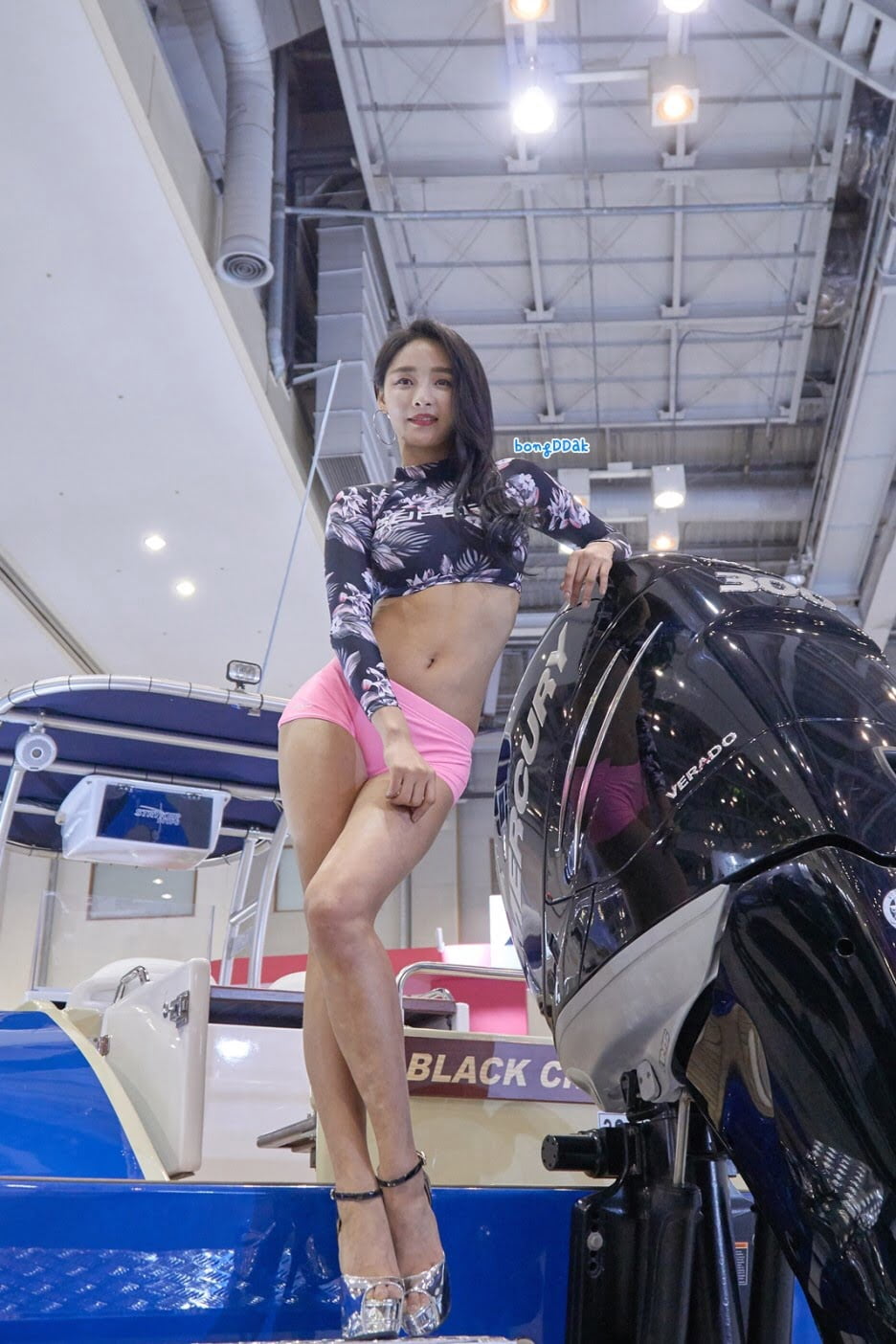 korean racing model seo yeon's beauty legs 9